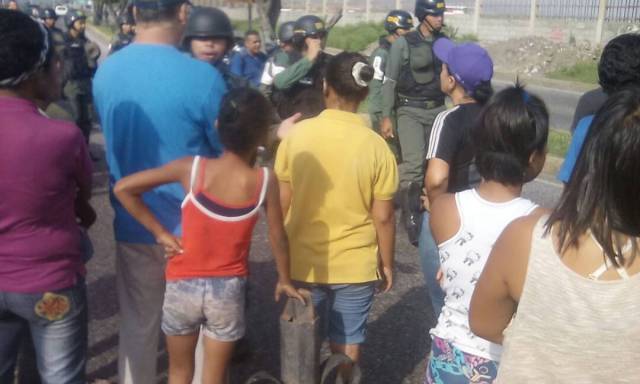 Foto: Protesta en Barquisimeto por escasez de alimentos  / Fe y alegría 