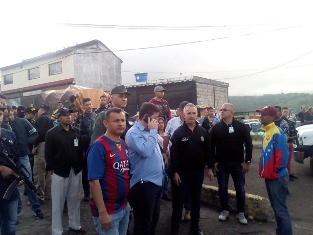 Ministro Freddy Bernal en la intervención del Mercado Mayorista de Táriba, estado Táchira // Foto @atjbello