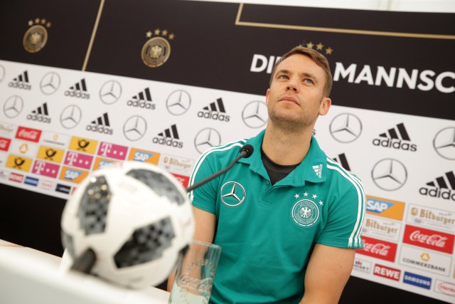 Fútbol Fútbol - Copa Mundial de la FIFA - Anuncio de la plantilla de Alemania - Eppan, Italia - 4 de junio de 2018 Manuel Neuer de Alemania durante la conferencia de prensa REUTERS / Lisi Niesner