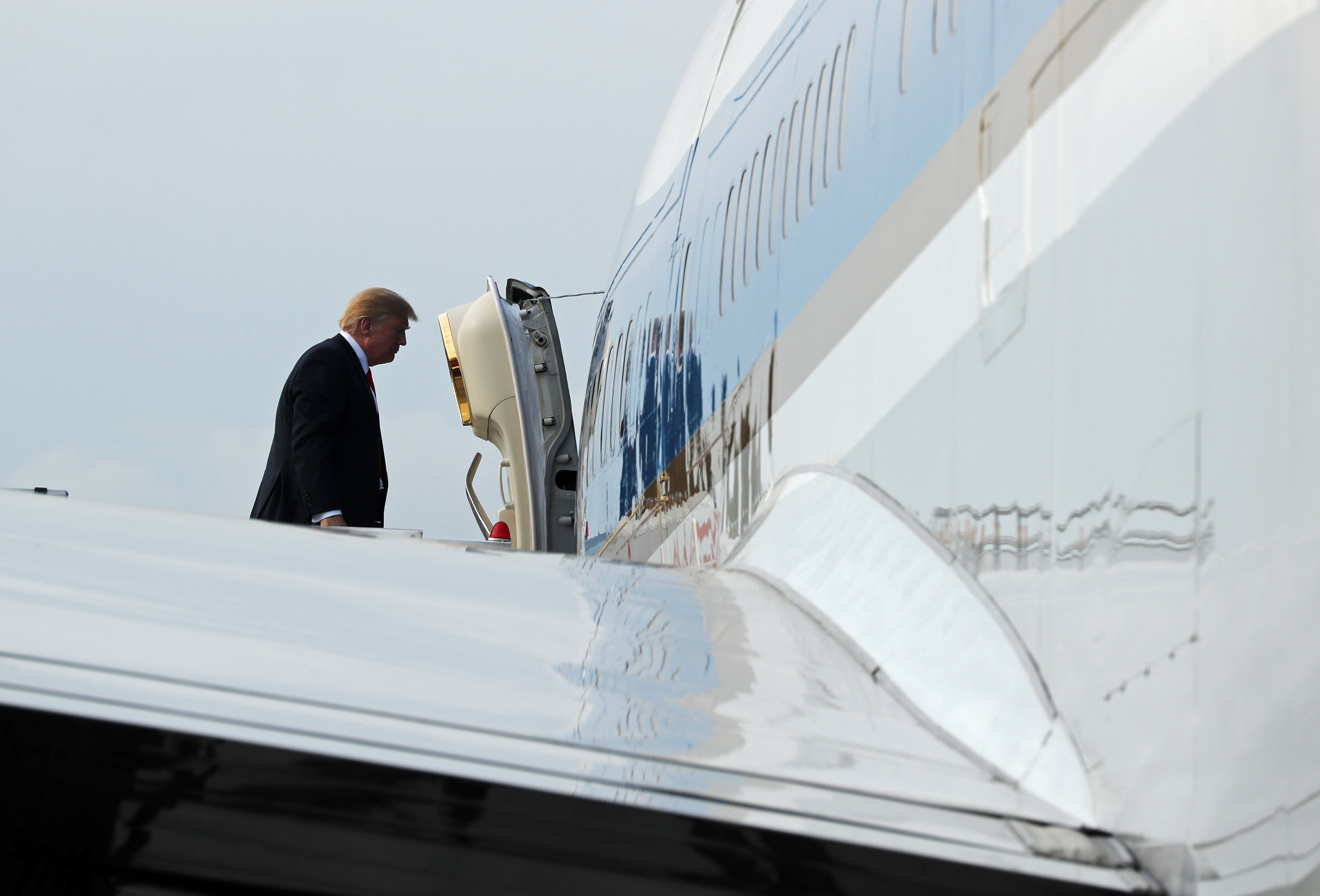 Trump se marcha de Singapur tras la histórica cumbre con Kim Jong Un (Fotos)