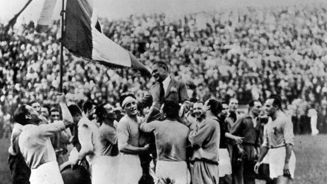 Italia celebra su coronación en la Copa del Mundo llevada a cabo en su terreno | Foto: FIFA.com