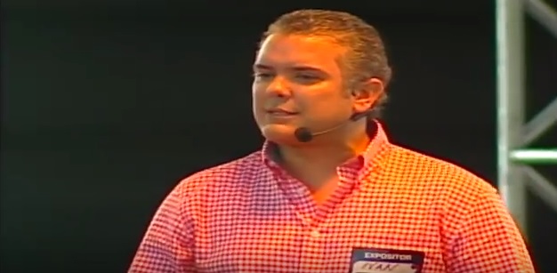 Ivan Duque durante su conferencia en TED Talks TEDxPuraVida en abril de 2016 / foto captura