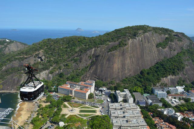 Teleférico-del-cerro-de-Pan-de-Azúcar-en-Río-de-Janeiro-frena-operaciones-por-tiroteos