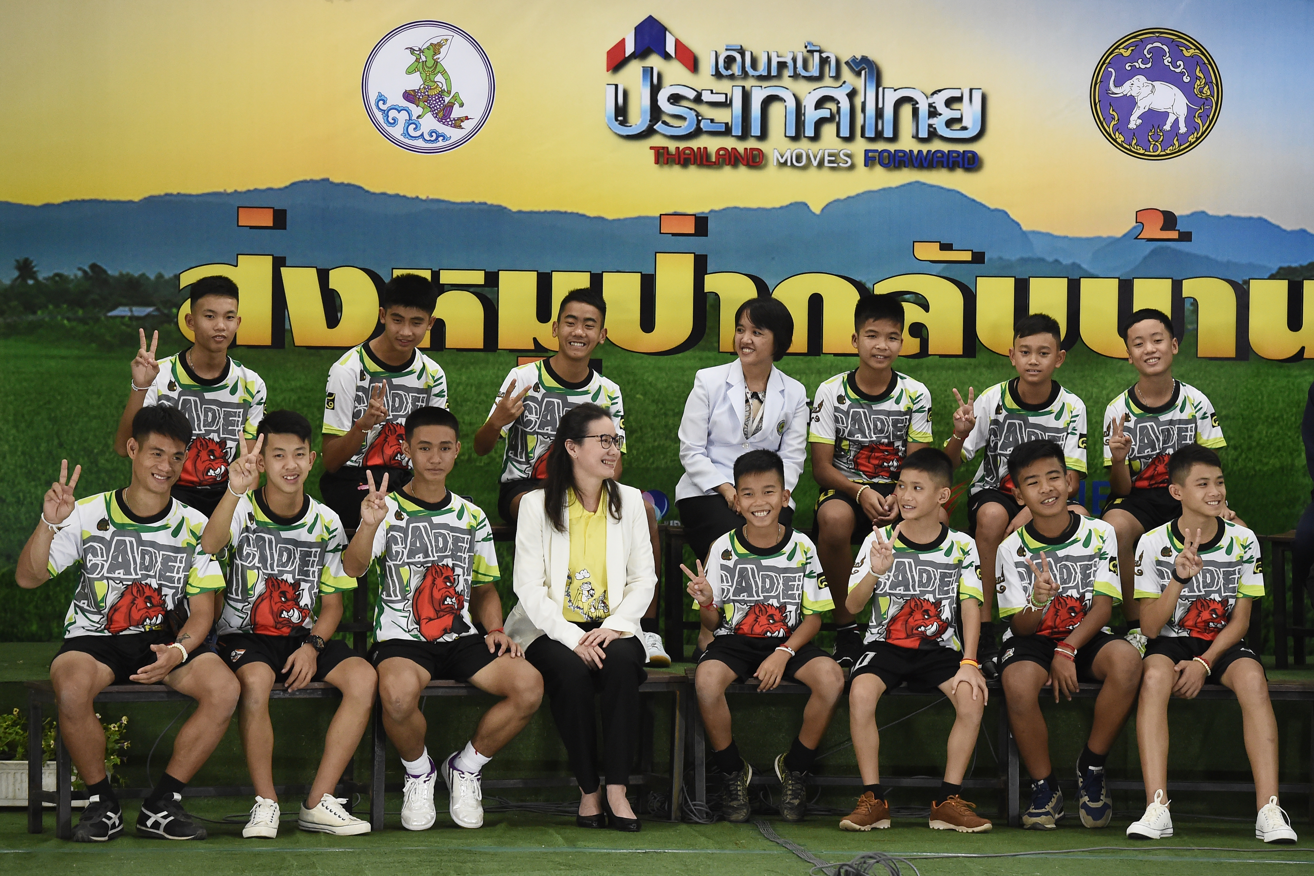 Niños atrapados en la cueva en Tailandia harán un retiro espiritual