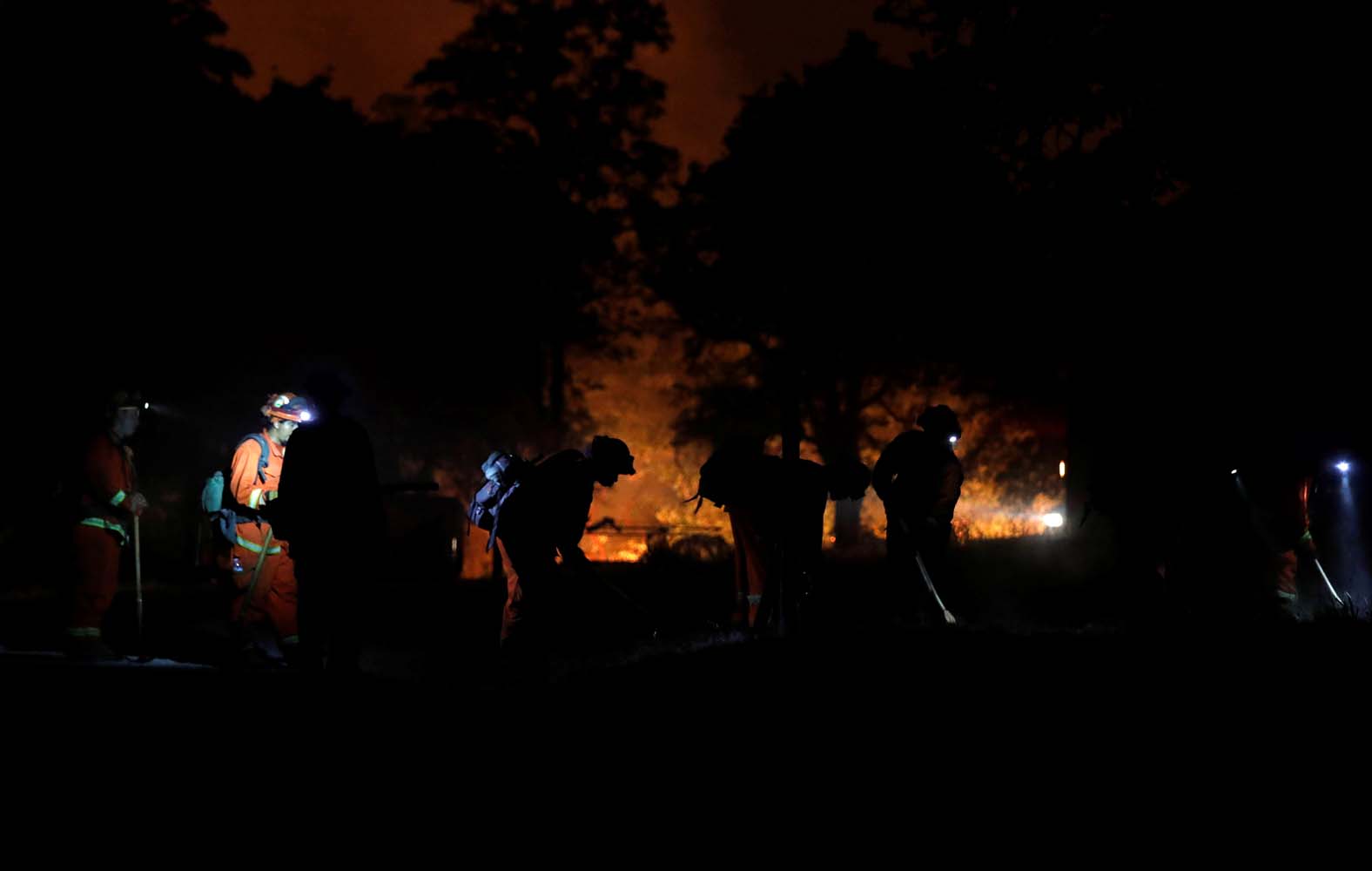 Un muerto y miles de hectáreas quemadas por incendio en California