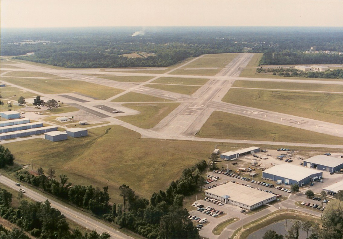 Dos muertos tras estrellarse una avioneta en aeropuerto al noreste de Florida