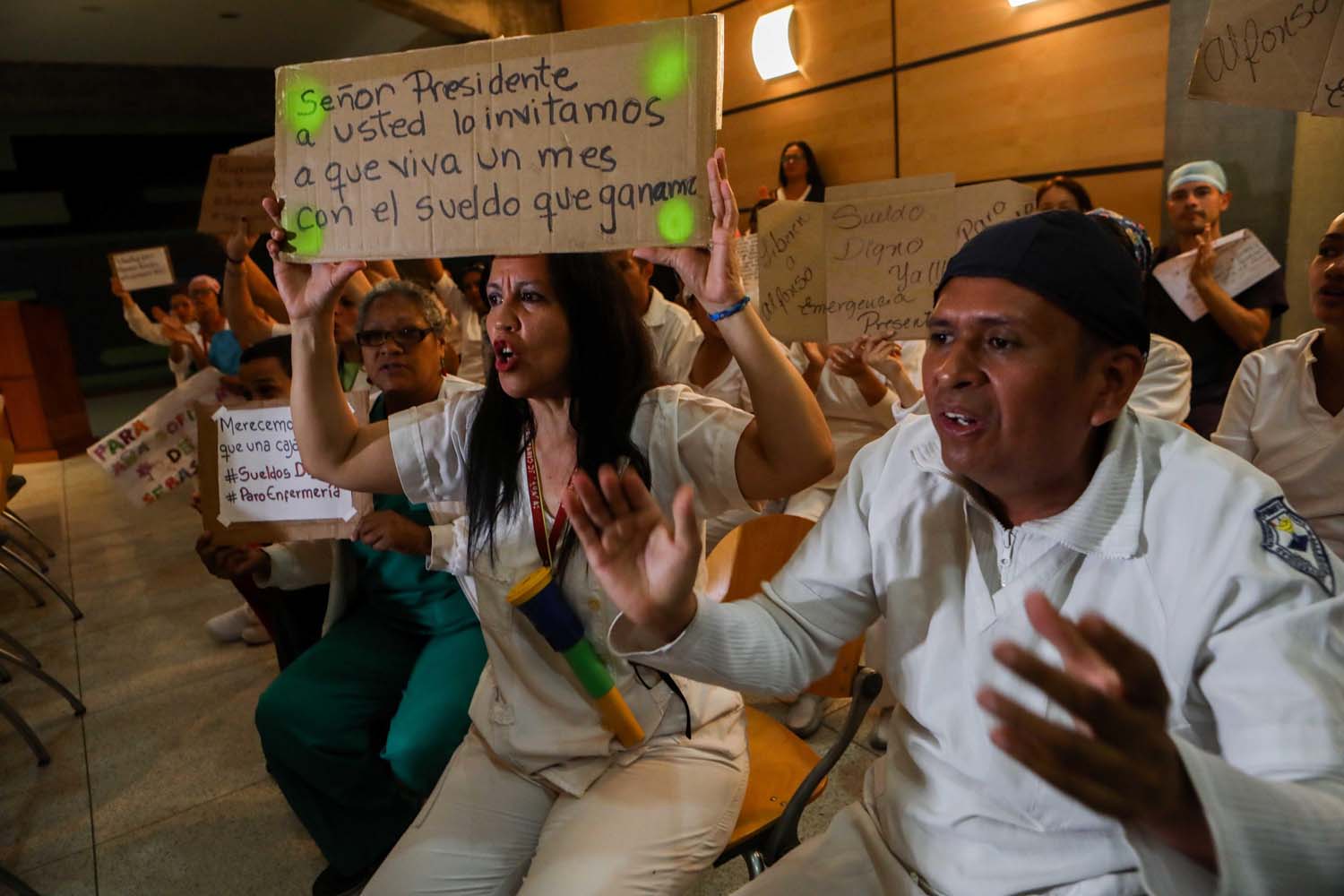 Trabajadores de la salud pública cumplen diez días en protesta