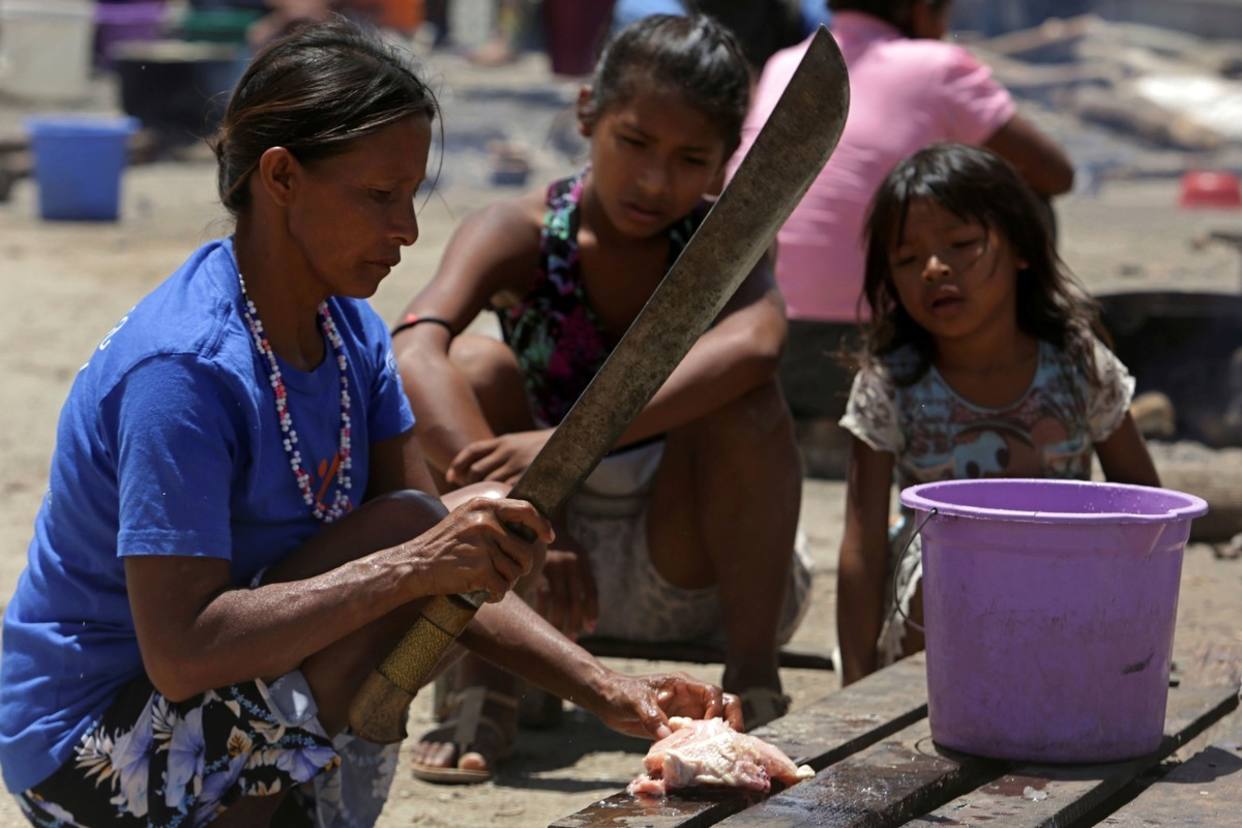 Alimentos y agua potable se han hecho inaccesibles para los indígenas