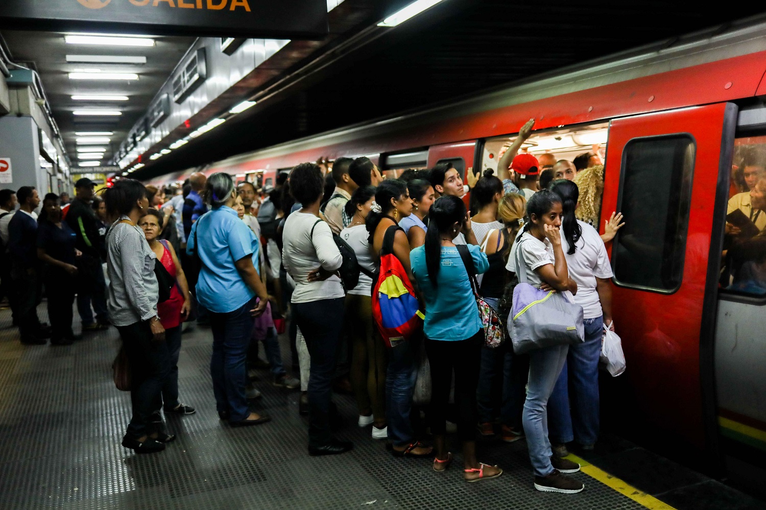 Deterioro del Metro de Caracas pone en riesgo la vida de usuarios y trabajadores (Video)