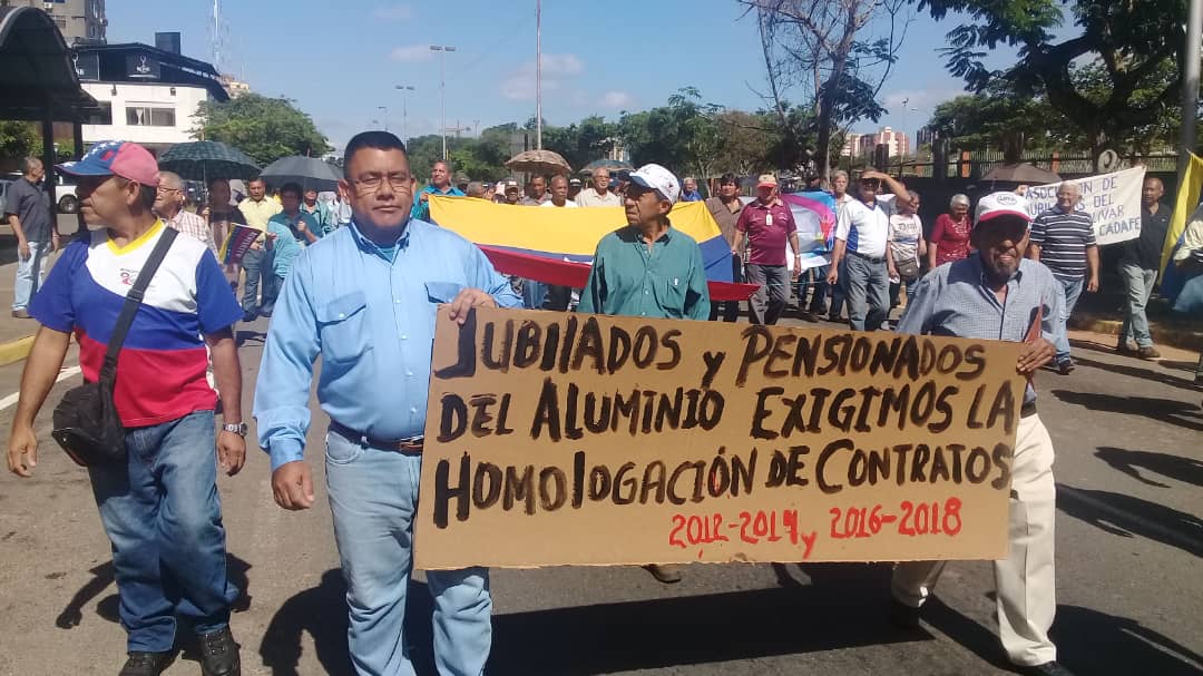 Jubilados marchan para exigir beneficios al nuevo presidente de la CVG #16Jul (video)