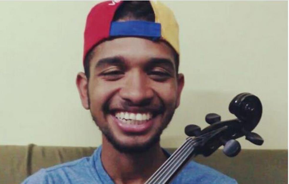 Wuilly Arteaga “El violinista libertario” se desnudó en Instagram (Foto)