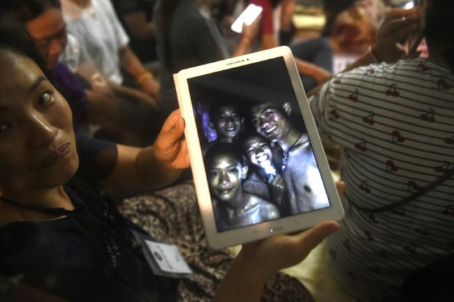 “¿Trece? ¡Genial!”: las primeras palabras a los niños atrapados en una cueva en Tailandia