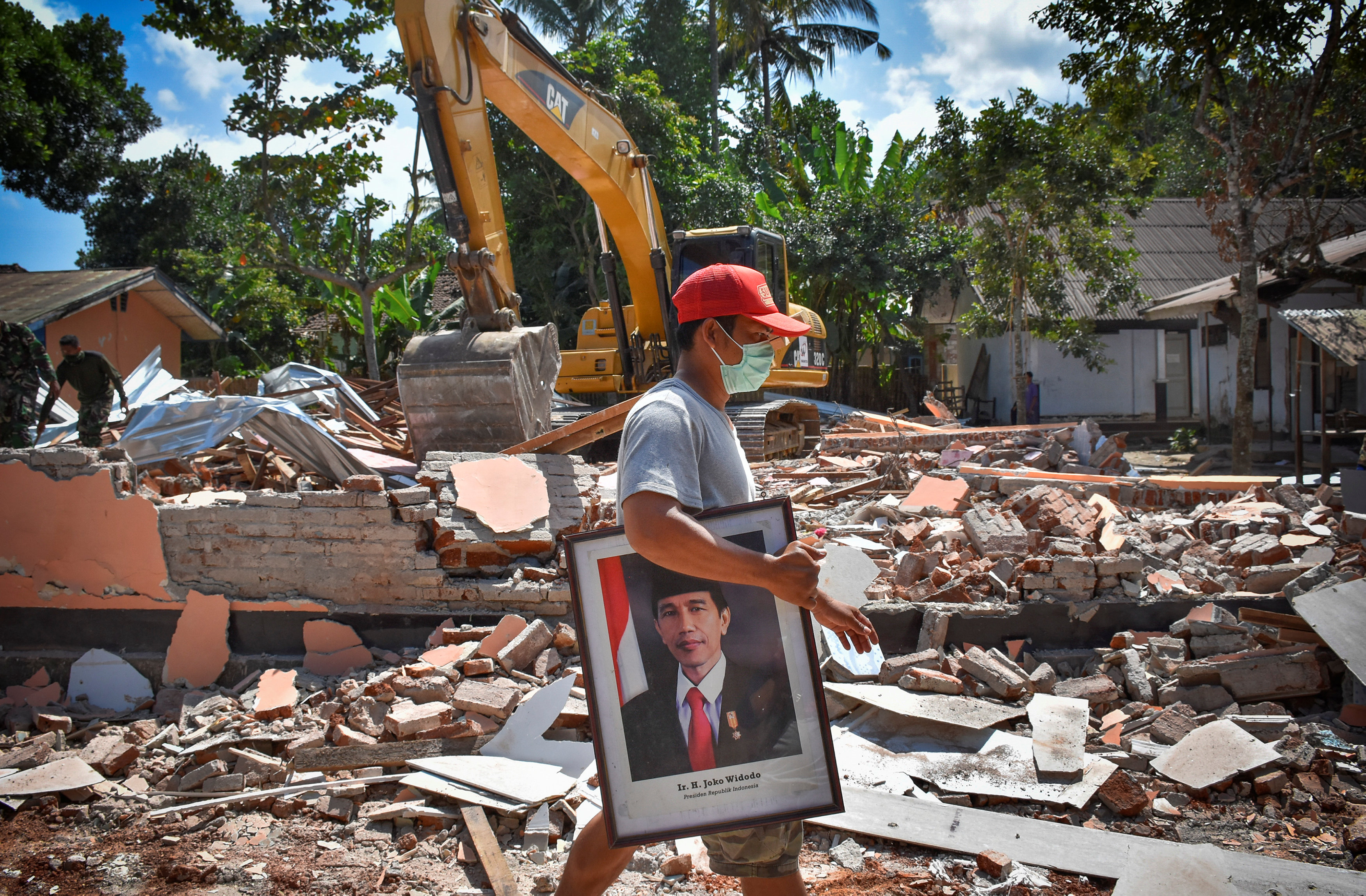 Sube a 436 el número de muertos por el terremoto en Indonesia