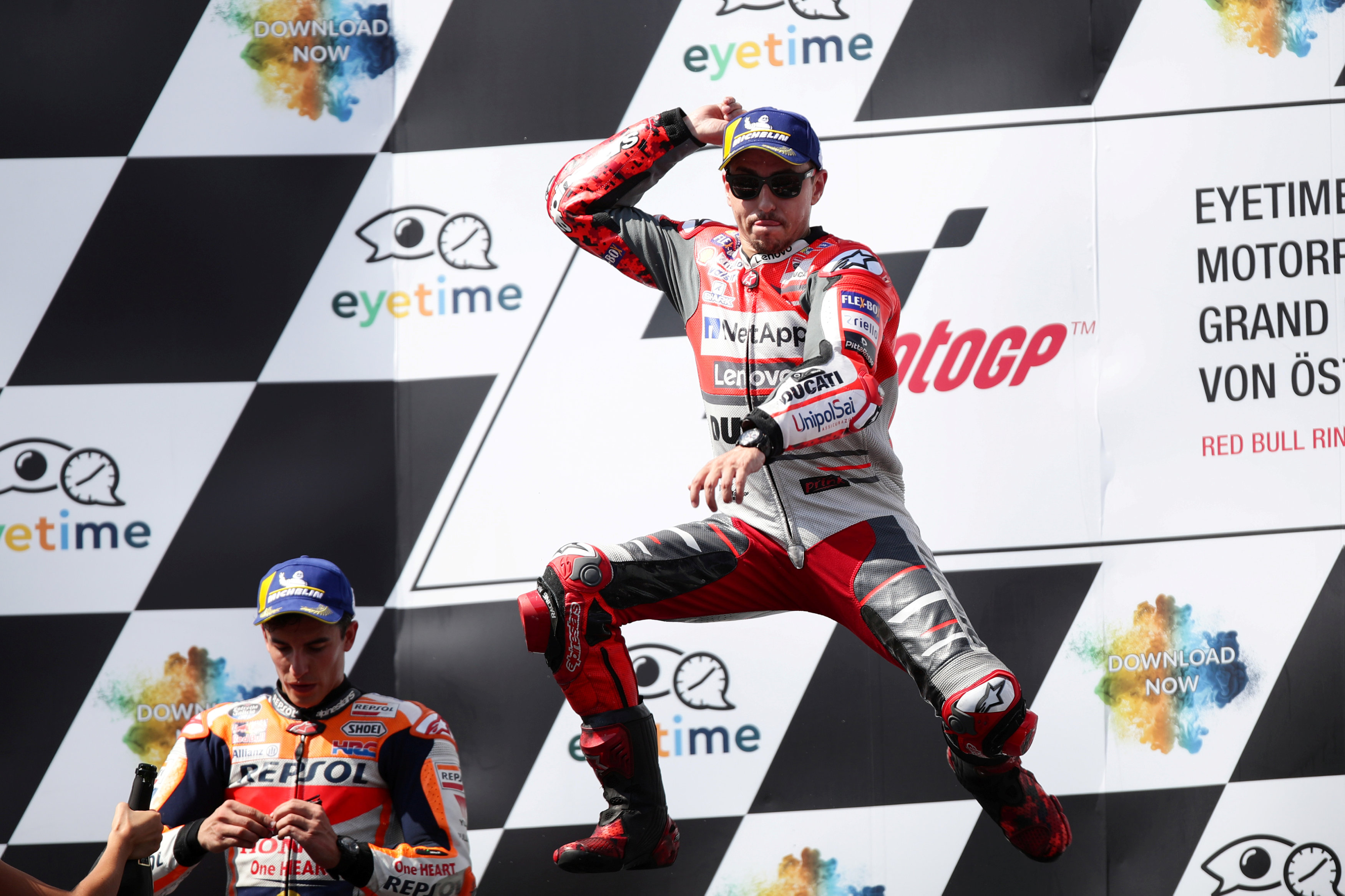 Lorenzo gana un dramático pulso a Márquez en el GP de Austria