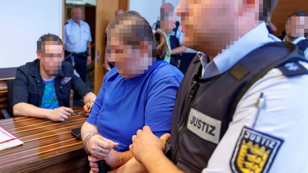 Condenan a 12 años de prisión a mujer en Alemania por prostituir a su hijo en internet