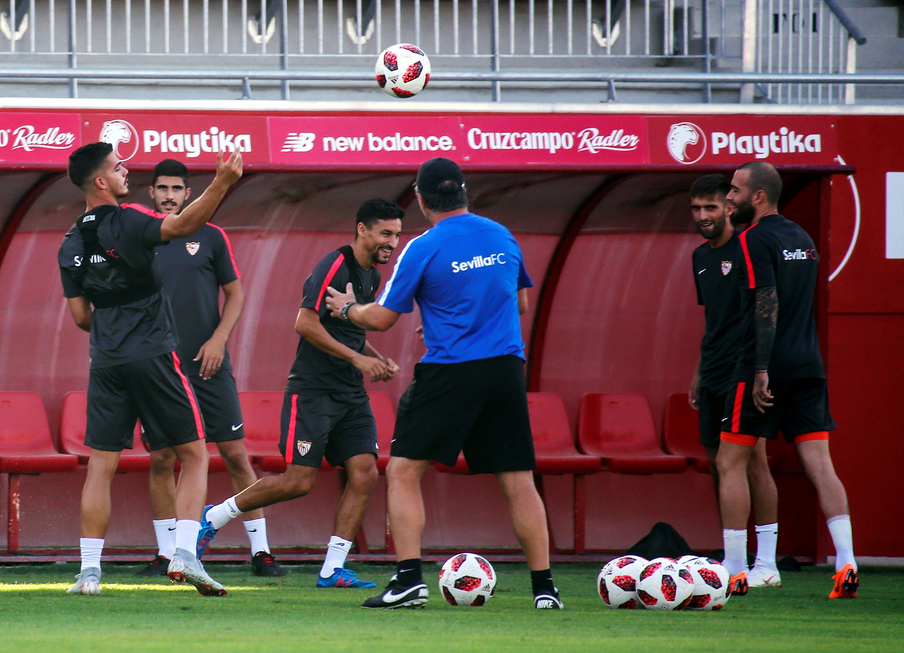 Un jugador del Sevilla da positivo al coronavirus