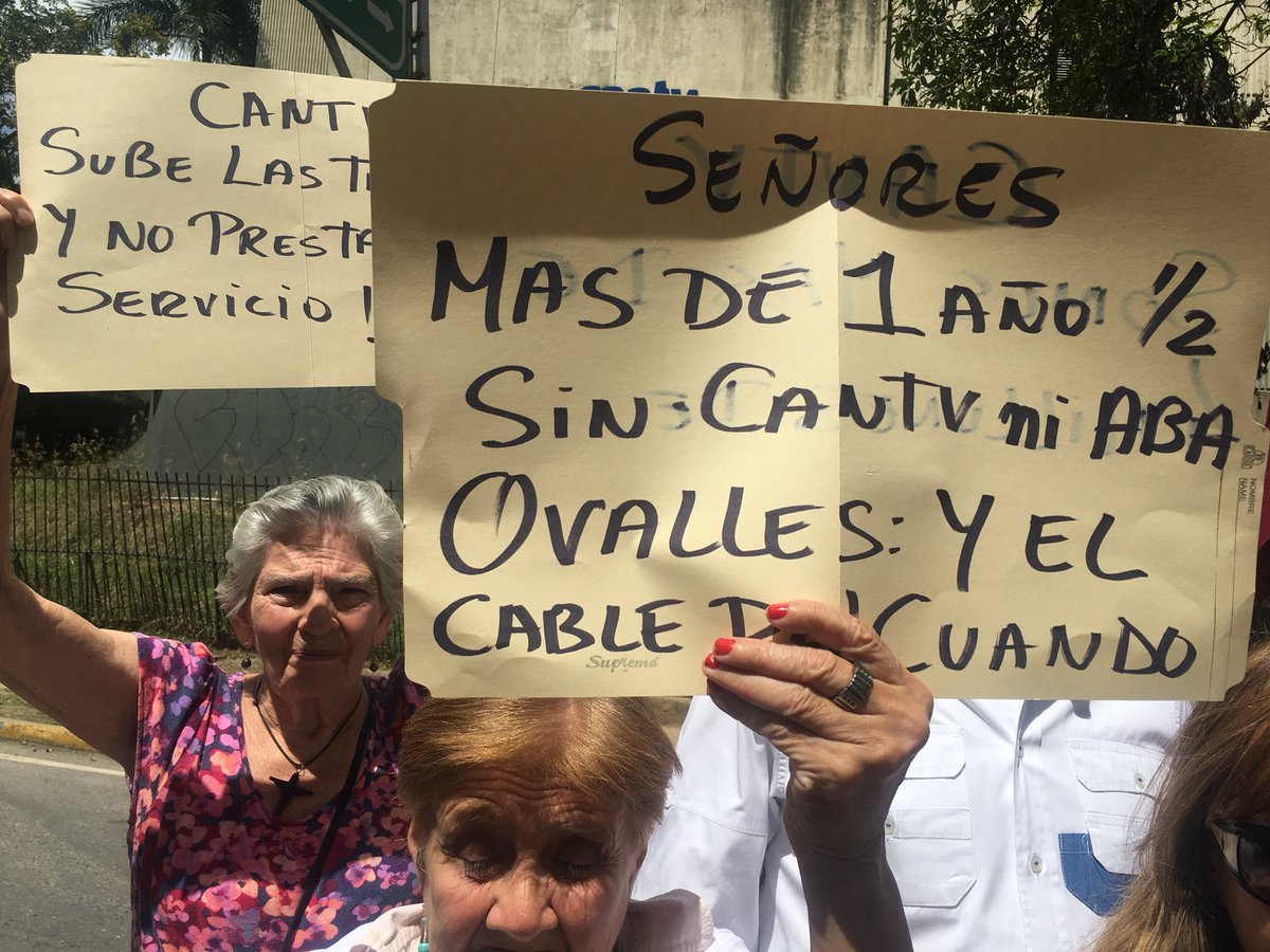 Protestan en Baruta por tener más de año y medio sin servicio de Cantv (FOTOS)