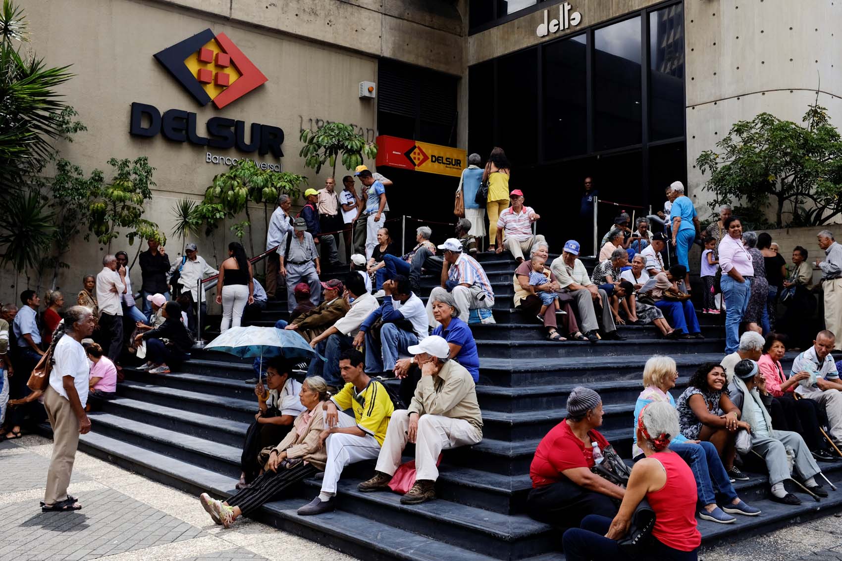 Pensionados se preparan para cobrar “la millonada” correspondiente al mes de marzo este #20Feb