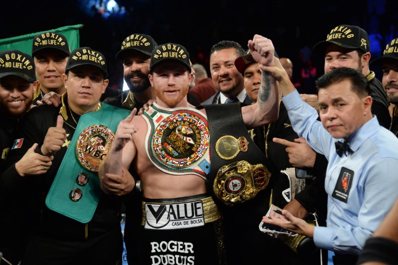 Una feroz pelea con un final polémico: Canelo se proclama campeón tras “vencer” a Golovkin