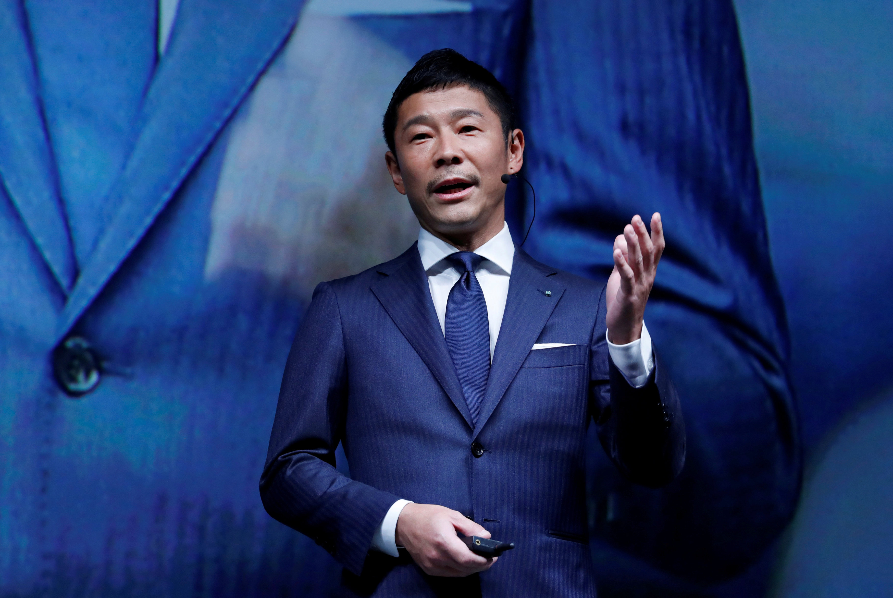 El millonario japonés Yusaku Maezawa será el primer turista lunar de SpaceX