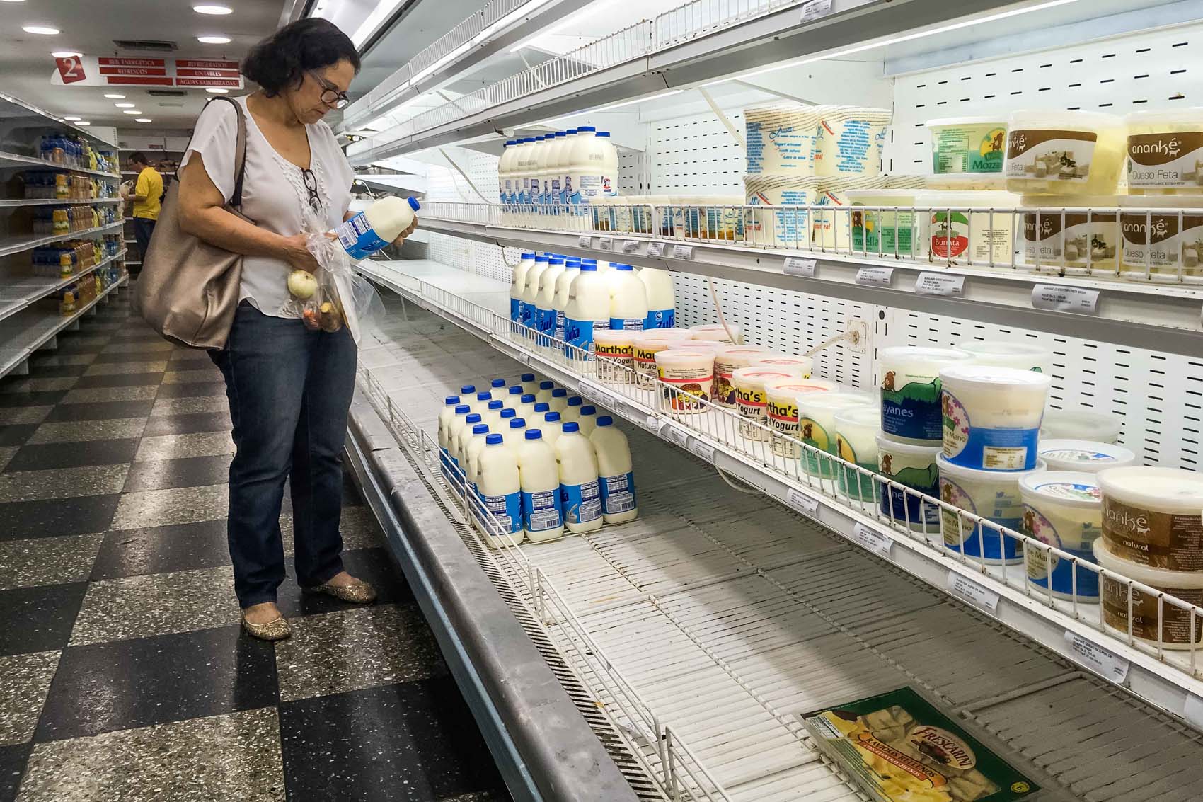 Apagón acabó con la mercancía refrigerada en comercios de Lara