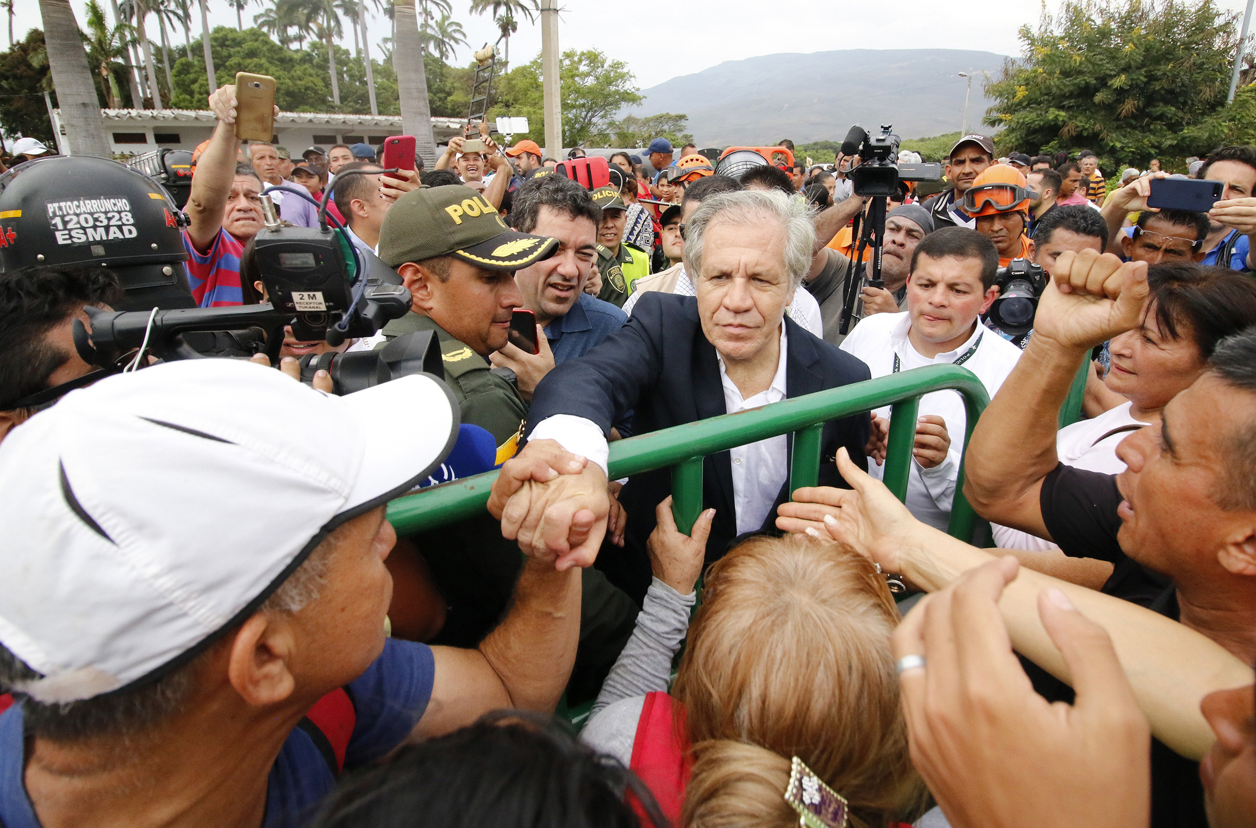 Luis Almagro afirma que no se puede descartar una intervención militar contra Maduro (Fotos y Video)