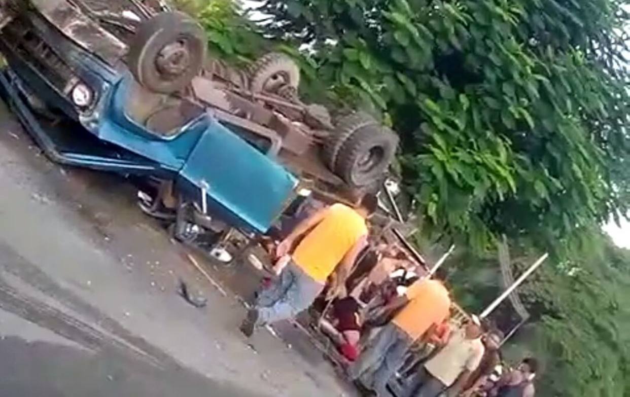 Más de 20 heridos al volcar una perrera en Carabobo #10Sep