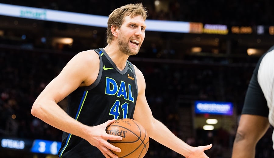 Nowitzki perderá su lugar en el quinteto inicial de los Mavericks, novato Doncic será titular