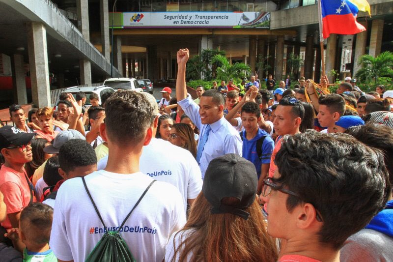 ProCiudadanos tomó instalaciones del Consejo Nacional Electoral en rechazo a su ilegalización