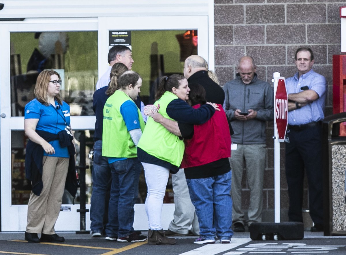 Tiroteo en un supermercado de Kentucky deja al menos dos muertos