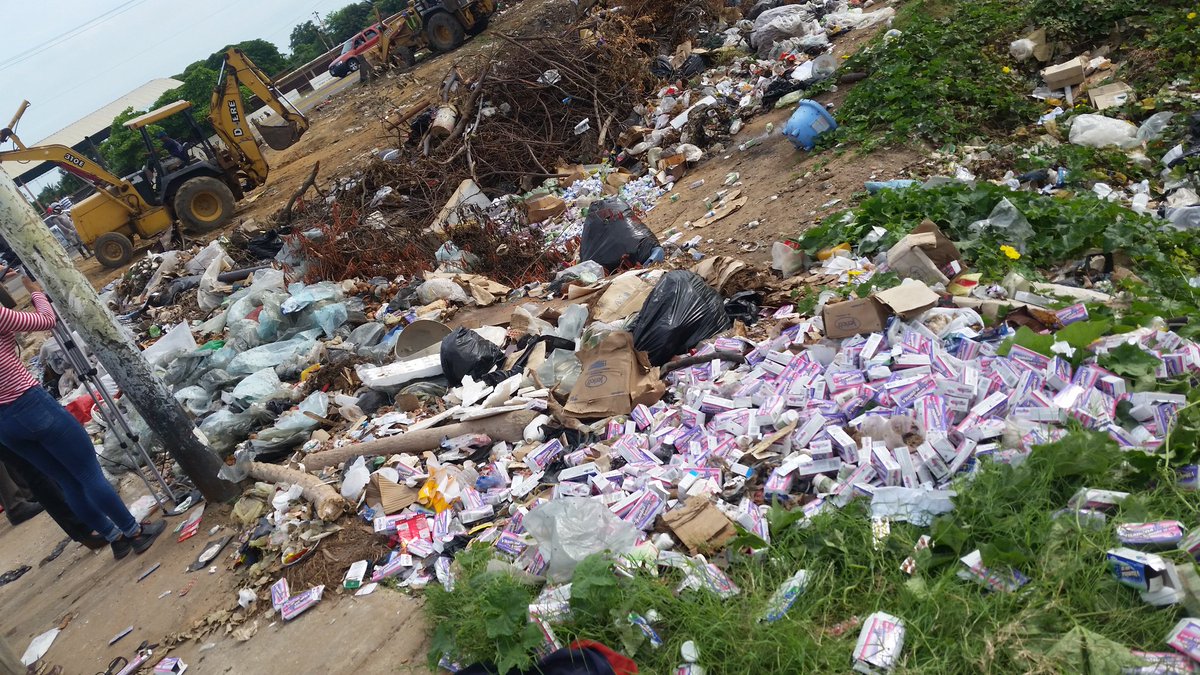 Botan decenas de medicamentos vencidos en cañada de Milagro Norte