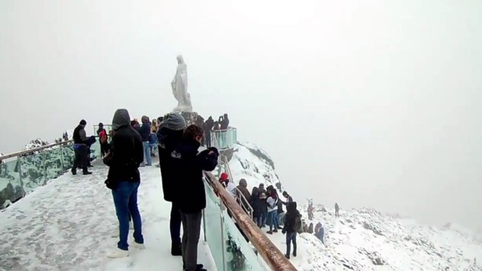 Nevada sorprende a visitantes del Teleférico de Mérida (Video)