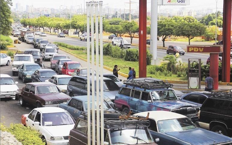 En Zulia estudian aplicar el plan “pico y placa” para surtido de combustible