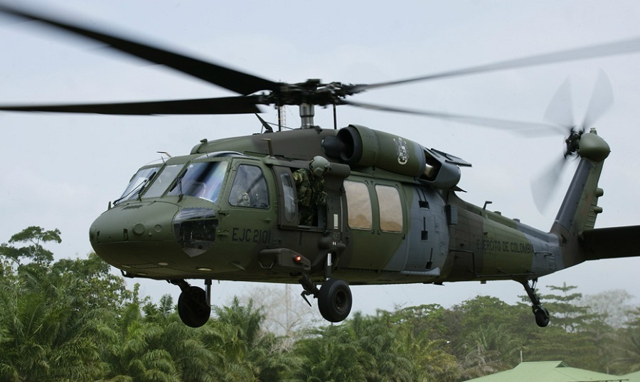 Mueren cuatro militares colombianos al accidentarse helicóptero Black Hawk