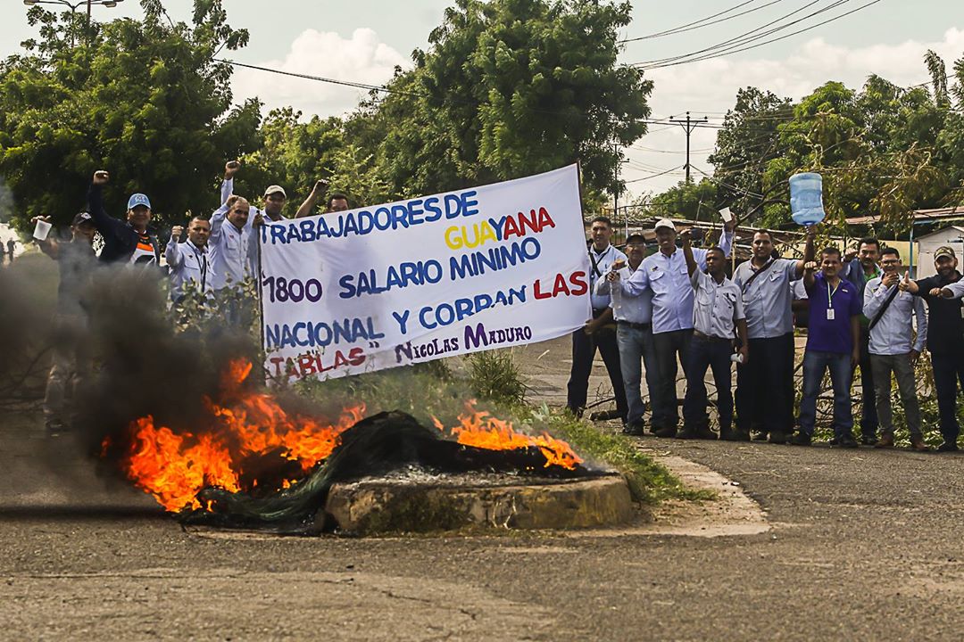 Trabajadores de las empresas básicas mantienen protesta tras recibir pago que menoscaba sus tablas salariales