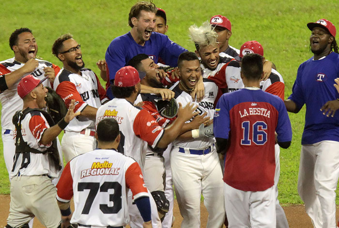 Tiburones, Bravos, Águilas y Caribes sumaron una rayita a sus equipos en la LVBP