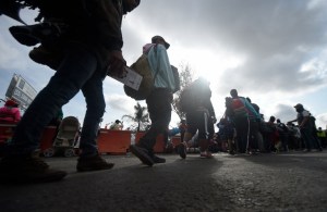Unos 5.000 centroamericanos dejan capital de México y prosiguen marcha hacia EEUU