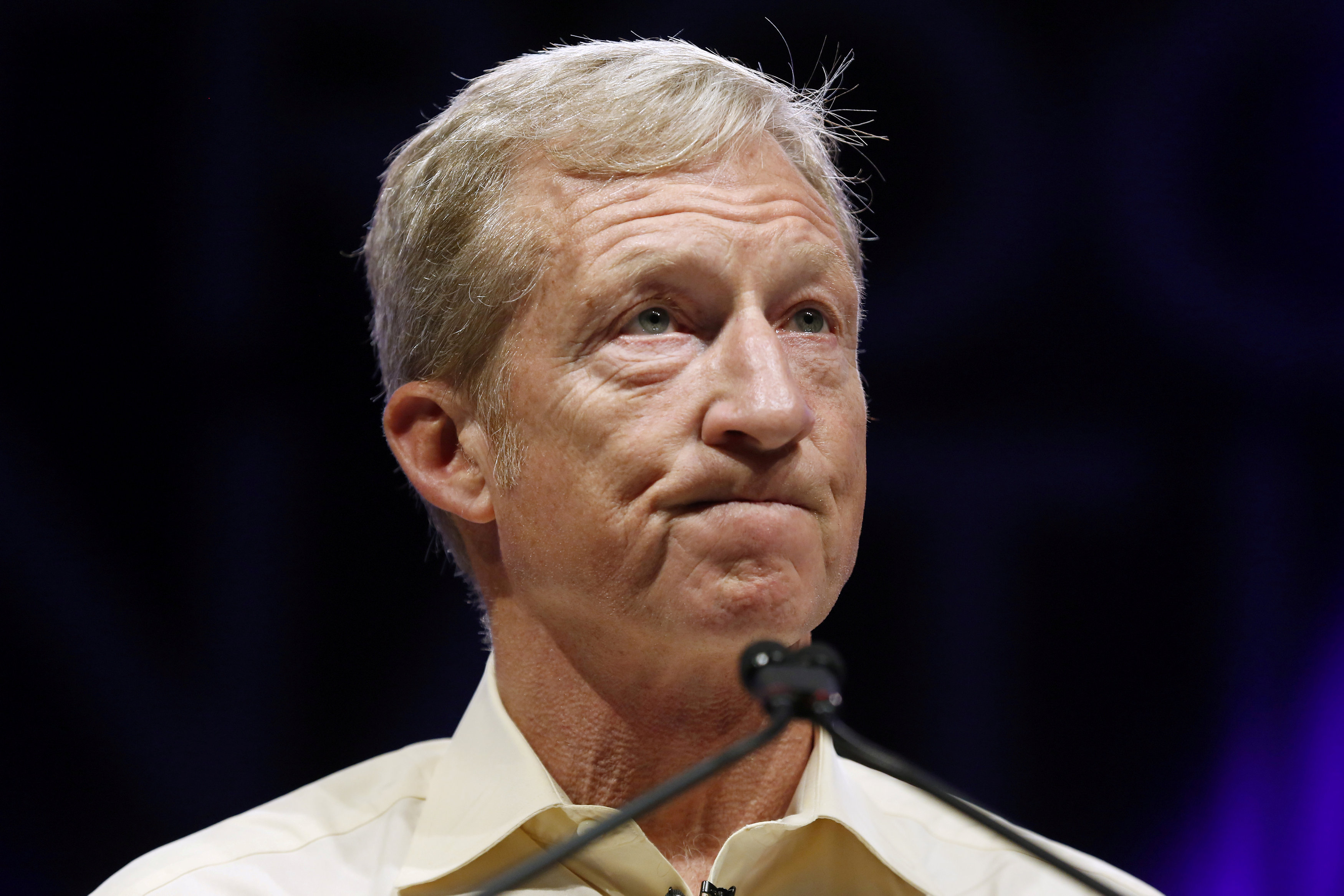 El multimillonario Tom Steyer se retira de la carrera presidencial demócrata