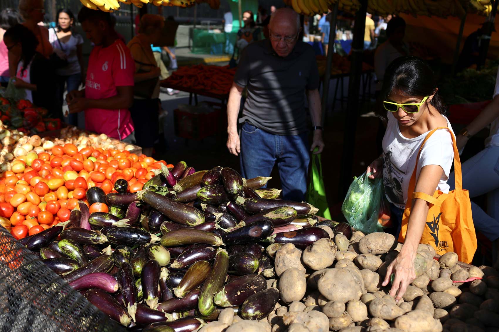 Más de 150 salarios mínimos “invirtieron” los marabinos para comprar alimentos (+Informe)