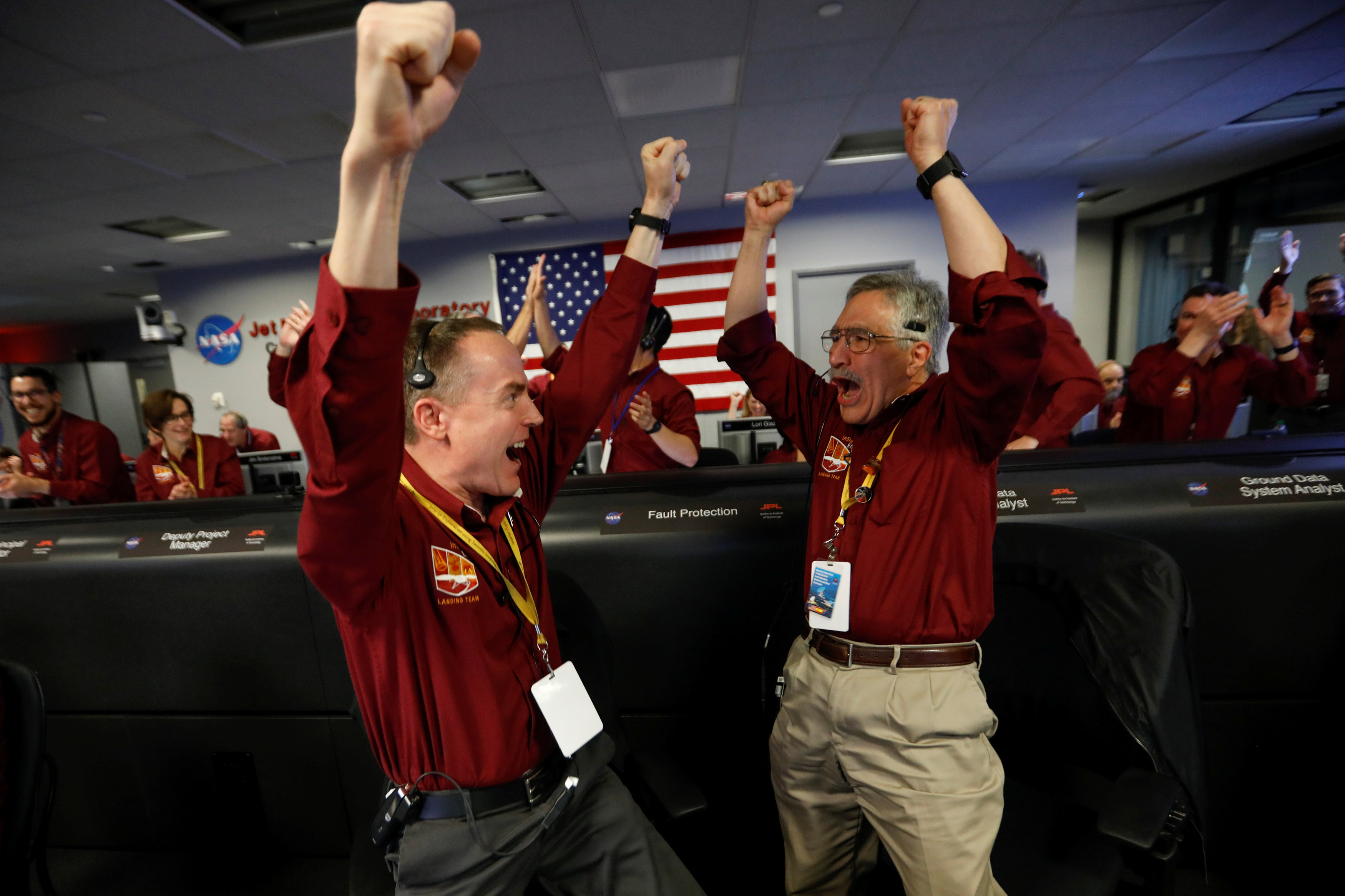 EN FOTOS: La NASA celebra golazo de la Vinotinto… perdón, el aterrizaje de InSight en Marte