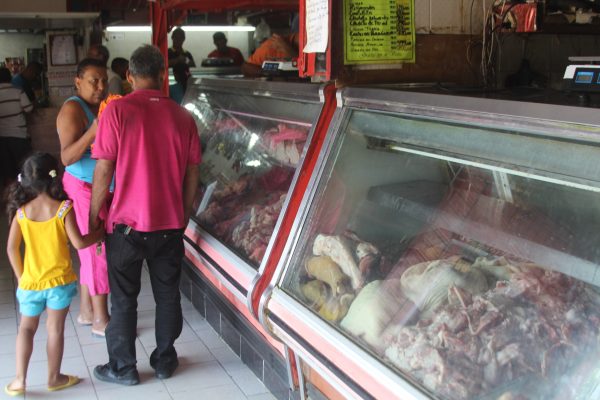 Varguenses solo ven carne cuando despachan la regulada