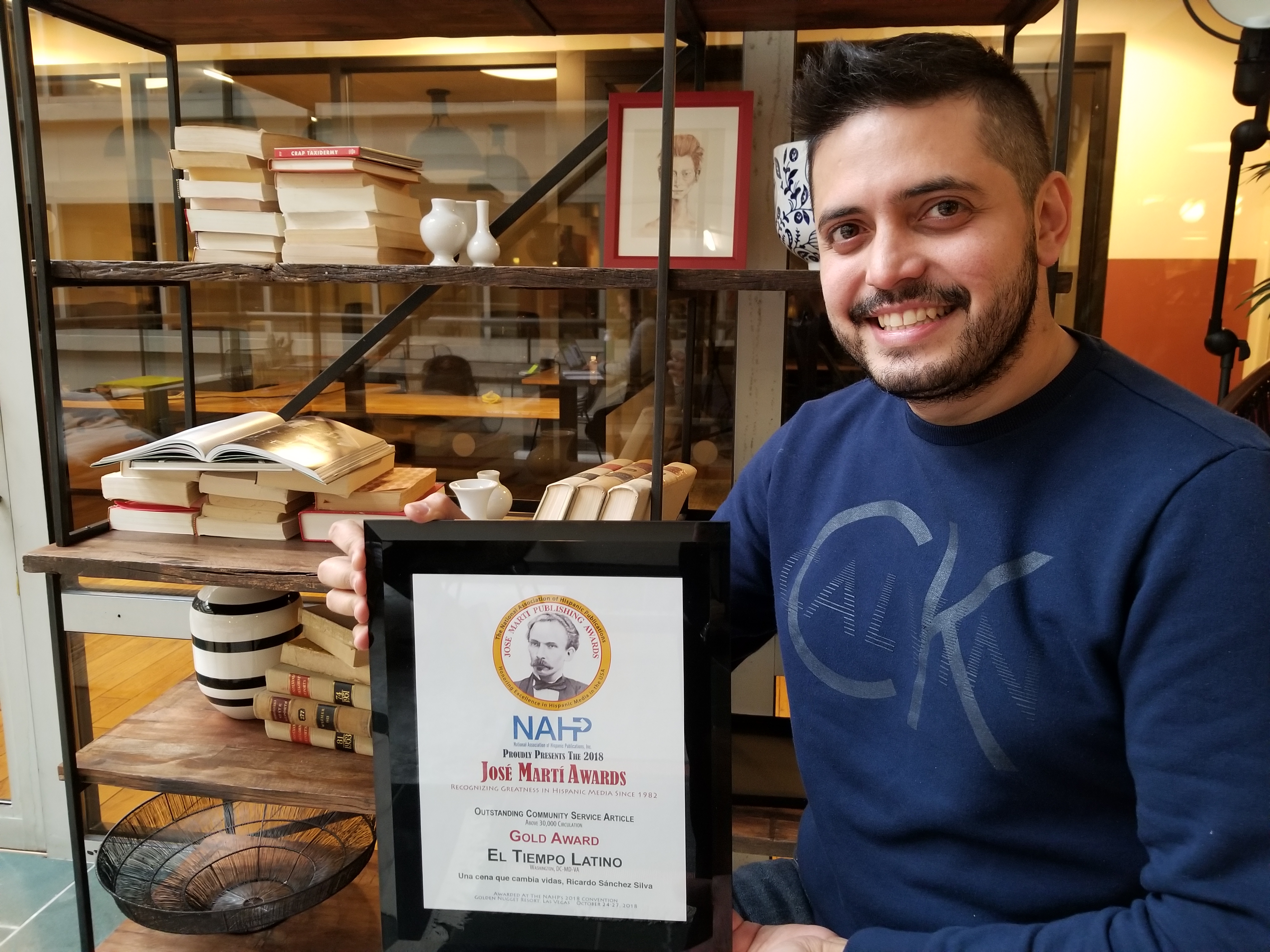 Periodista venezolano se alza con el premio de Oro José Martí en EEUU