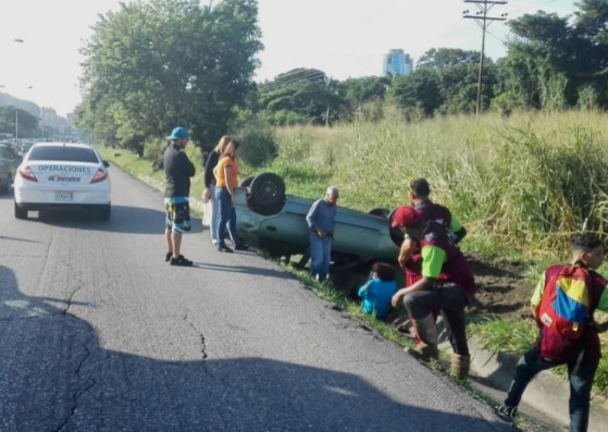 Un herido tras accidente en la autopista del Este en Valencia #12Nov