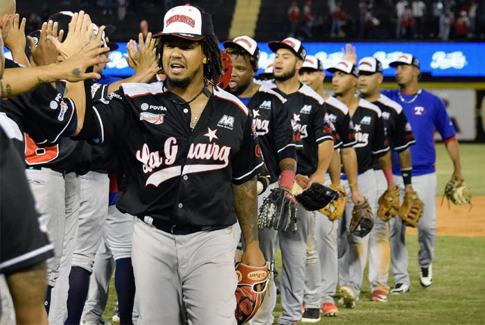 Leones, Cardenales, Bravos y Tiburones ganaron este domingo en la LVBP