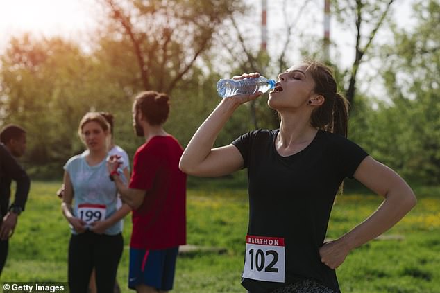 Tomar agua en exceso también podría matarte