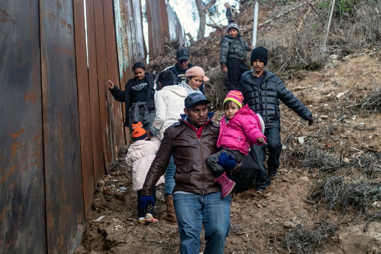 Estados Unidos inicia el proceso para cortar ayuda a Guatemala, El Salvador y Honduras