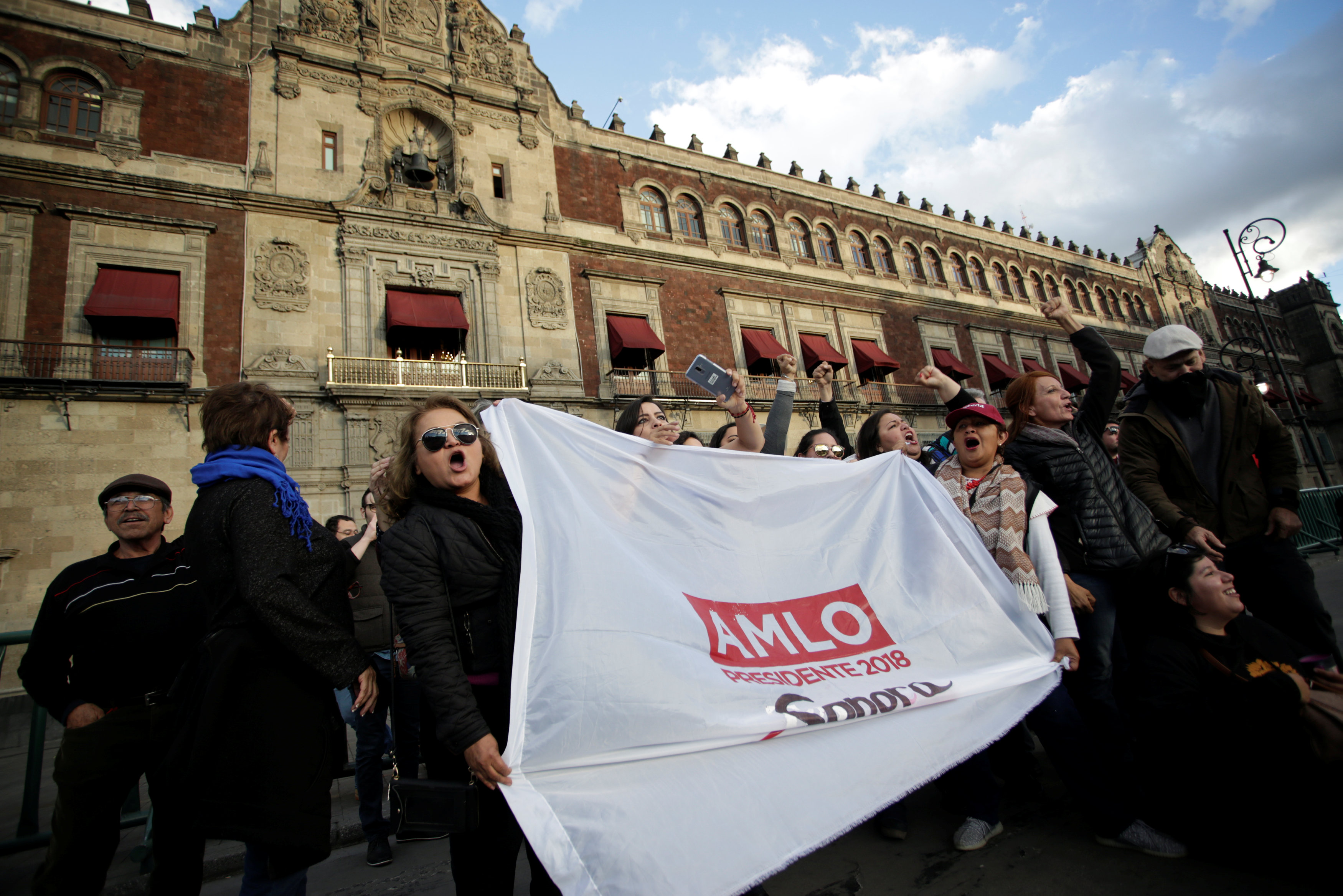 Nuevo Gobierno de México presenta imagen institucional con cinco próceres