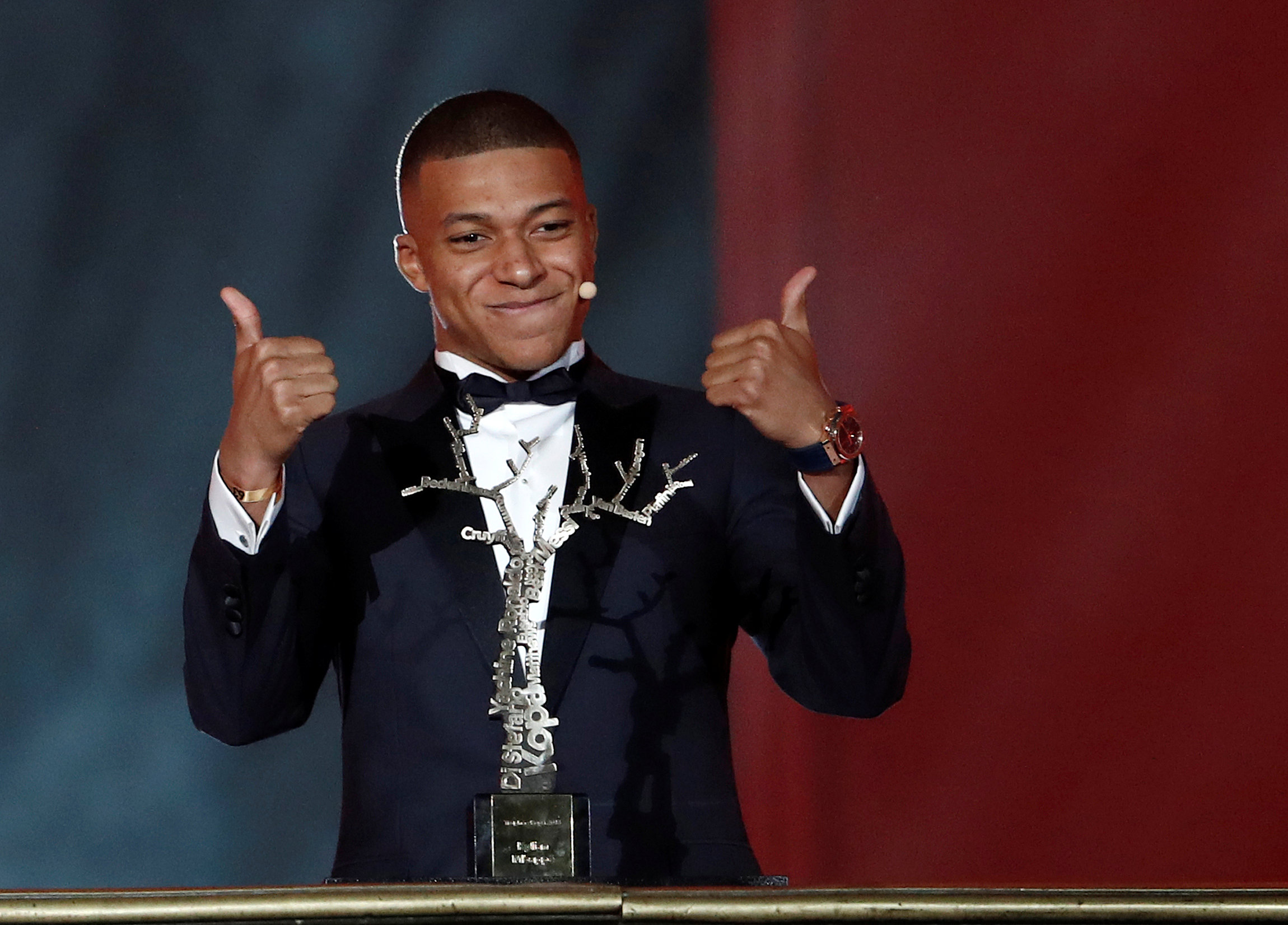 Kylian Mbappé se consagró como el mejor jugador joven del año