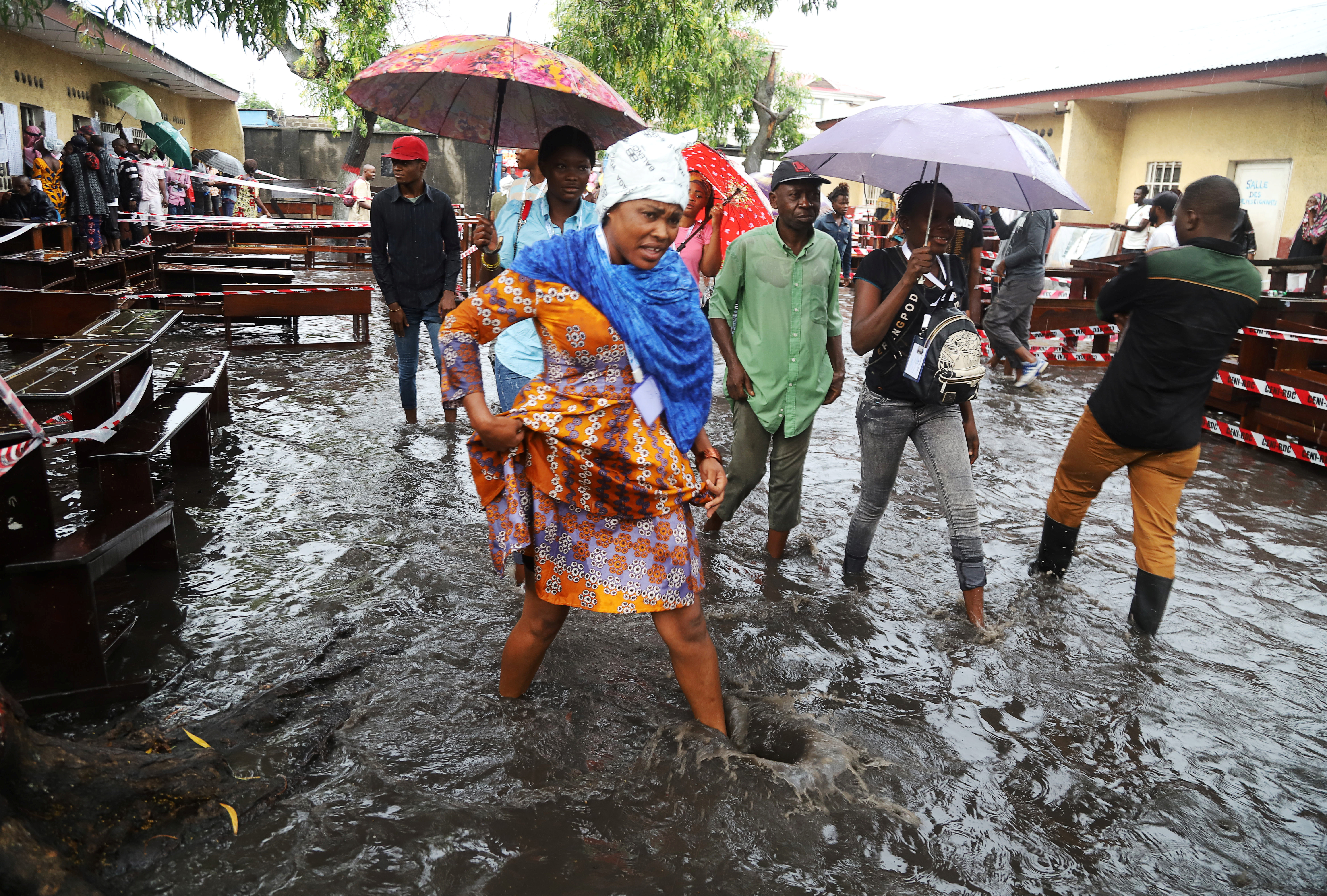 Retrasos y tormentas marcan el inicio de la elección presidencial en El Congo