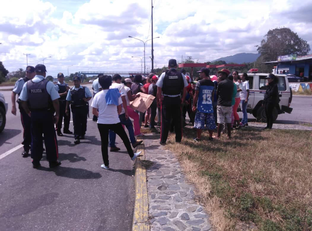 Falta de pernil, detonante de protesta este #20Dic en Yaracuy (Fotos)